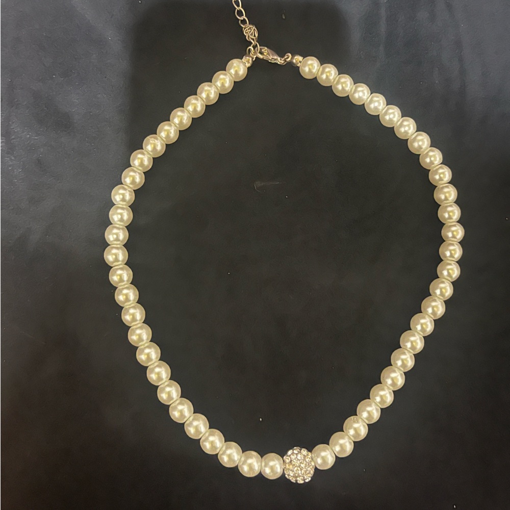Elegant Pearl Necklace